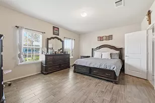 2020 Glen Hollow Dr, Lancaster, TX 75134 - Photo 5