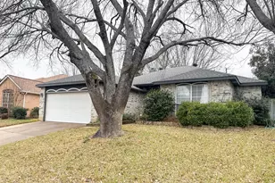 6202 Sandstone Dr, Arlington, TX 76001 - Photo 3