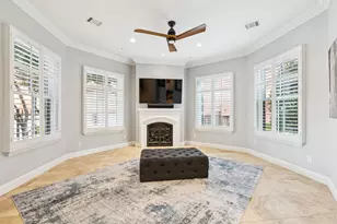 409 E 7th St, Fort Worth, TX 76102 - Photo 13