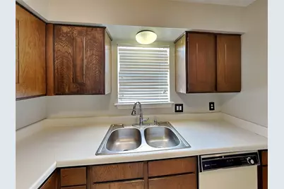 931 Roaring Springs Road, Fort Worth, TX 76114 - Photo 3