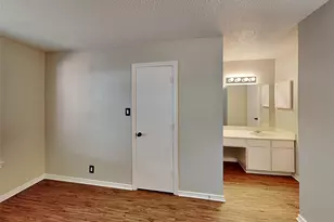 931 Roaring Springs Rd, Fort Worth, TX 76114 - Photo 7