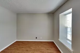 931 Roaring Springs Rd, Fort Worth, TX 76114 - Photo 5