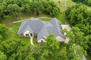 306 Garden Ct, Springtown, TX 76082 - Photo 7