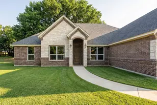 306 Garden Ct, Springtown, TX 76082 - Photo 3