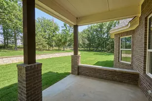 306 Garden Ct, Springtown, TX 76082 - Photo 9