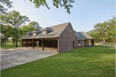 306 Garden Court, Springtown, TX 76082 - Photo 13