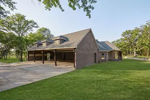 306 Garden Ct, Springtown, TX 76082 - Photo 13