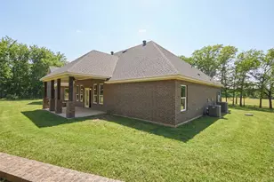 306 Garden Ct, Springtown, TX 76082 - Photo 11
