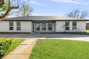 240 Wesley Dr, DeSoto, TX 75115 - Photo 1