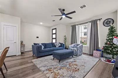 827 Crystal Oak Lane, Arlington, TX 76005 - Photo 5