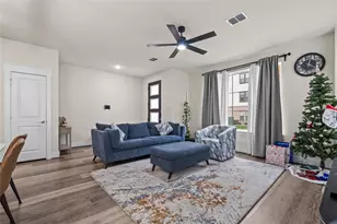 827 Crystal Oak Ln, Arlington, TX 76005 - Photo 5