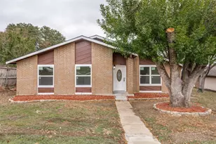 1021 Bellflower Dr, Carrollton, TX 75007 - Photo 3