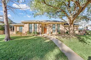 413 Blue Jay Ct, Bedford, TX 76021 - Photo 7