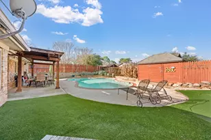 413 Blue Jay Ct, Bedford, TX 76021 - Photo 29