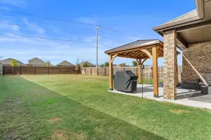 3223 Brady Starr Dr, Aubrey, TX 76227 - Photo 3
