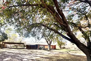 508 Lilac Dr, Granbury, TX 76049 - Photo 3