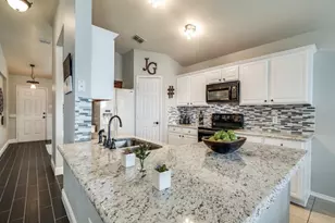 1917 Cliffrose Dr, Little Elm, TX 75068 - Photo 9