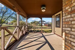 1205 N Creek Cir, Waxahachie, TX 75165 - Photo 31