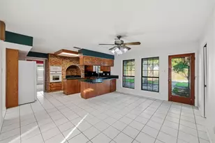 1205 N Creek Cir, Waxahachie, TX 75165 - Photo 9