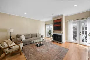 2727 Shelby Ave, Dallas, TX 75219 - Photo 3