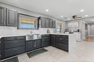 1641 E Henderson St, Cleburne, TX 76031 - Photo 23