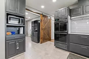 1641 E Henderson St, Cleburne, TX 76031 - Photo 21