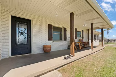 1641 E Henderson Street, Cleburne, TX 76031 - Photo 1