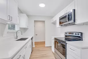 308 Avenue E, Ennis, TX 75119 - Photo 9