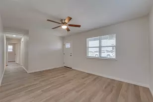 308 Avenue E, Ennis, TX 75119 - Photo 7