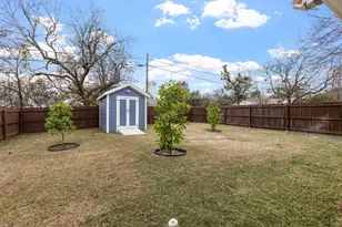 506 Orchard St, Bowie, TX 76230 - Photo 13