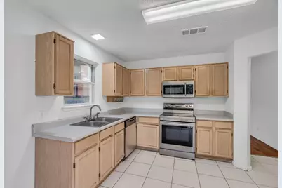 1725 Gainsborough Way, Fort Worth, TX 76134 - Photo 7