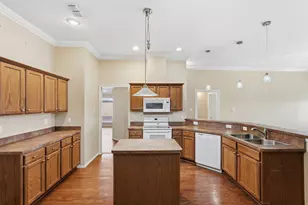 915 Hidden Oaks Dr, Burleson, TX 76028 - Photo 15