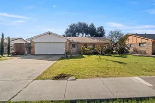 3718 W Rochelle Rd, Irving, TX 75062 - Photo 3