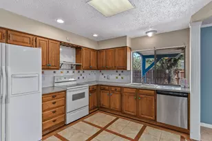 801 Meadowlark Dr, Lewisville, TX 75067 - Photo 3