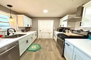 200 Arden St, Bowie, TX 76230 - Photo 9