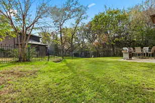 1300 Shards Ct, Corinth, TX 76210 - Photo 29