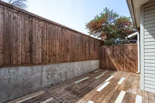 7450 Holly Hill Dr, Dallas, TX 75231 - Photo 25