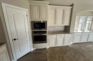 1965 Silverleaf Dr, Glenn Heights, TX 75154 - Photo 3