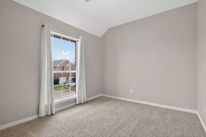 8615 Oak Valley Court, Irving, TX 75063 - Photo 29