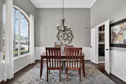 8615 Oak Valley Court, Irving, TX 75063 - Photo 9