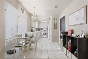 713 Crestview Dr, Burleson, TX 76028 - Photo 11