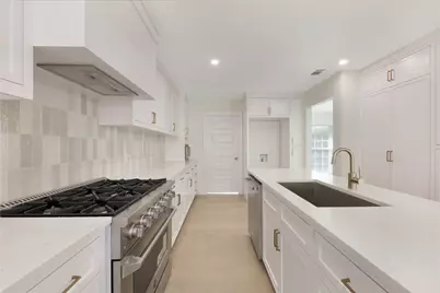 2707 Quail Ridge Drive, Carrollton, TX 75006 - Photo 9