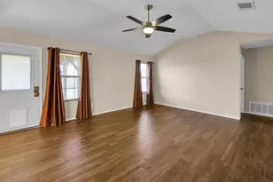 204 Wildcat Dr, Waco, TX 76705 - Photo 9