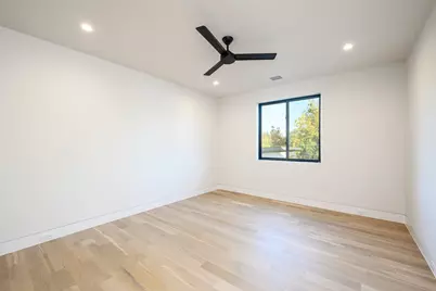 10142 Coppedge Lane, Dallas, TX 75229 - Photo 31