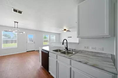 1429 Royal Meadows Trail, Fort Worth, TX 76140 - Photo 11