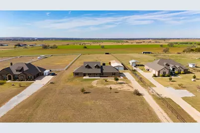186 County Road 4430, Rhome, TX 76078 - Photo 35