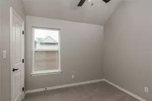 1607 W College St, Jacksboro, TX 76458 - Photo 19