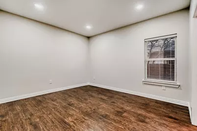 713 S Willomet Avenue, Dallas, TX 75208 - Photo 17