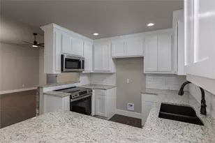 210 Prairie St, Jacksboro, TX 76458 - Photo 11