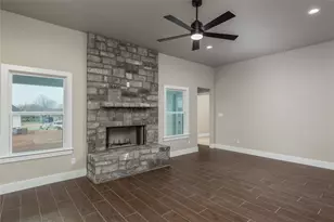 210 Prairie St, Jacksboro, TX 76458 - Photo 9